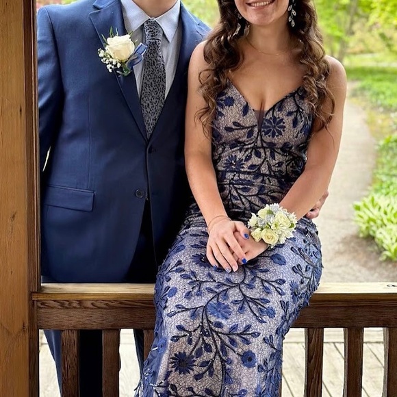 Prom Dress - Picture 3 of 7